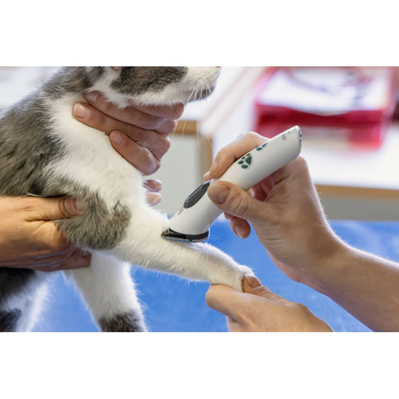 Aesculap strojek stříhací na psy Isis GT421 Aku, vč. stříhací hlavy 0.5 mm